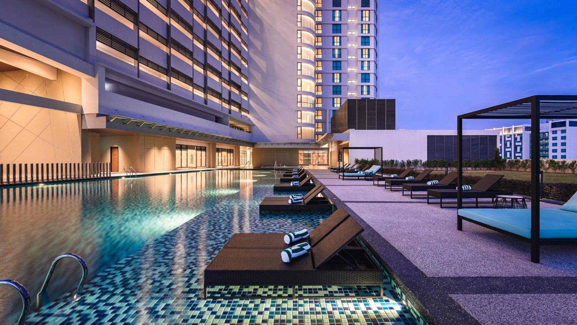 Holiday Inn & Suites Penang Prai By Ihg Bukit Mertajam Ngoại thất bức ảnh