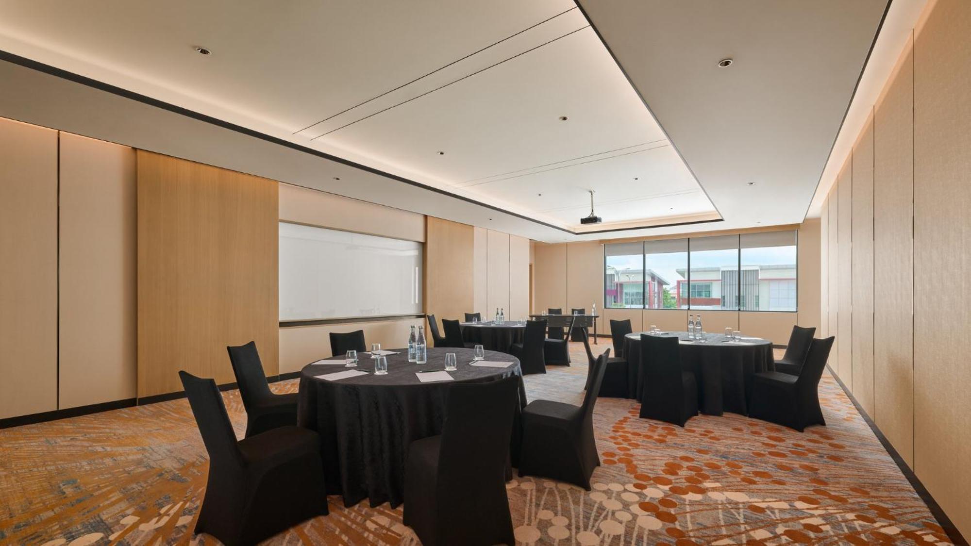 Holiday Inn & Suites Penang Prai By Ihg Bukit Mertajam Ngoại thất bức ảnh