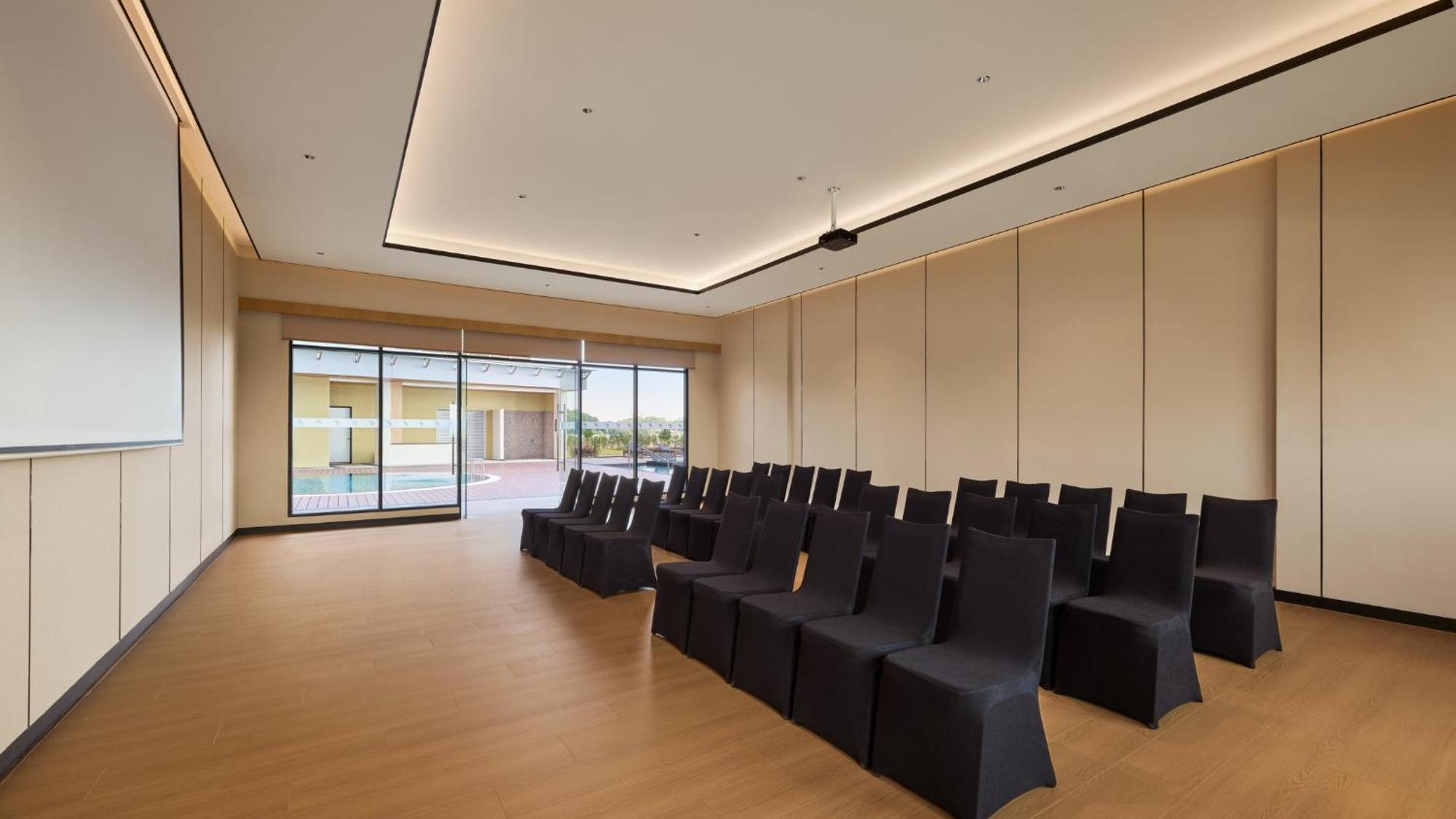 Holiday Inn & Suites Penang Prai By Ihg Bukit Mertajam Ngoại thất bức ảnh